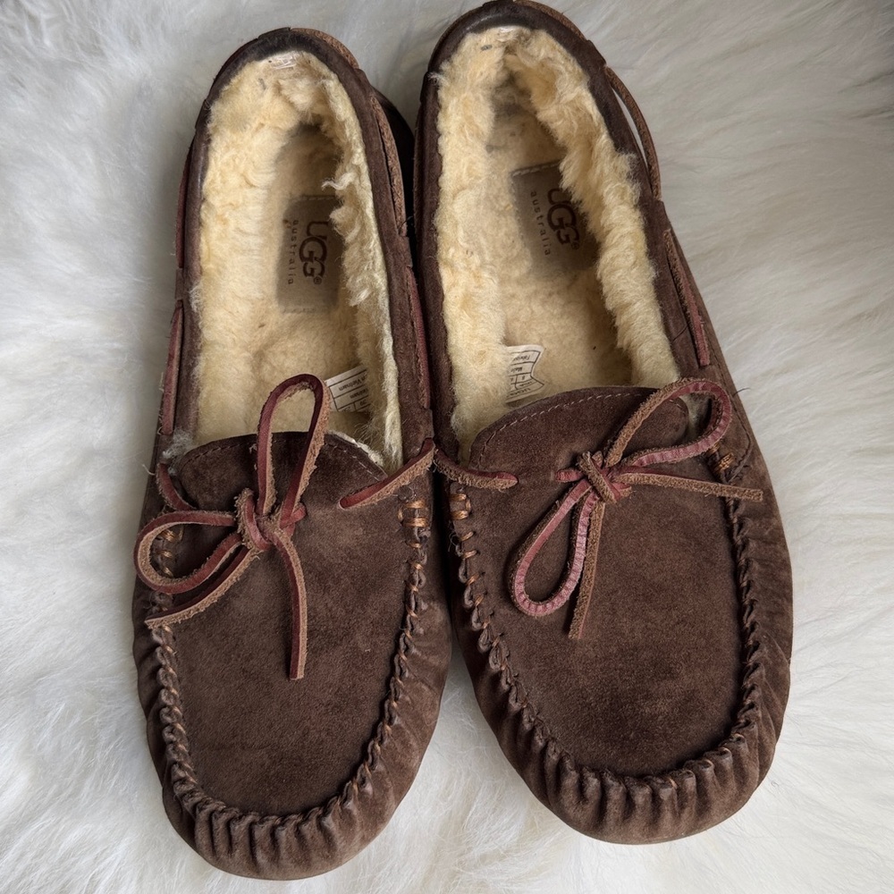 UGG Womens Dakota Moccasin Slippers Chestnut Size 8